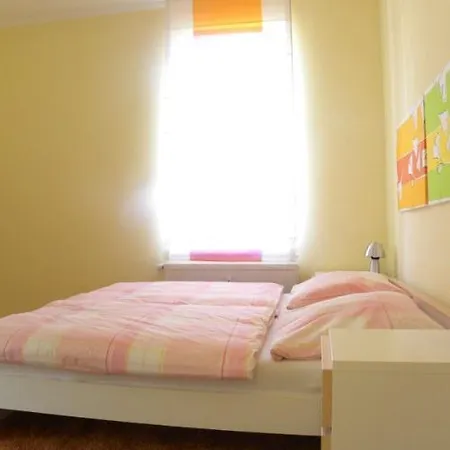 1 Apartment *
